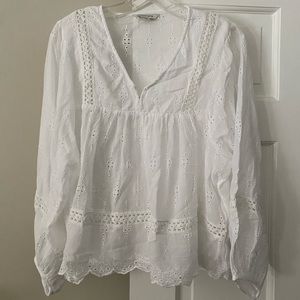 NWOT American Eagle white cover up tee. Never worn and in excellent condition.